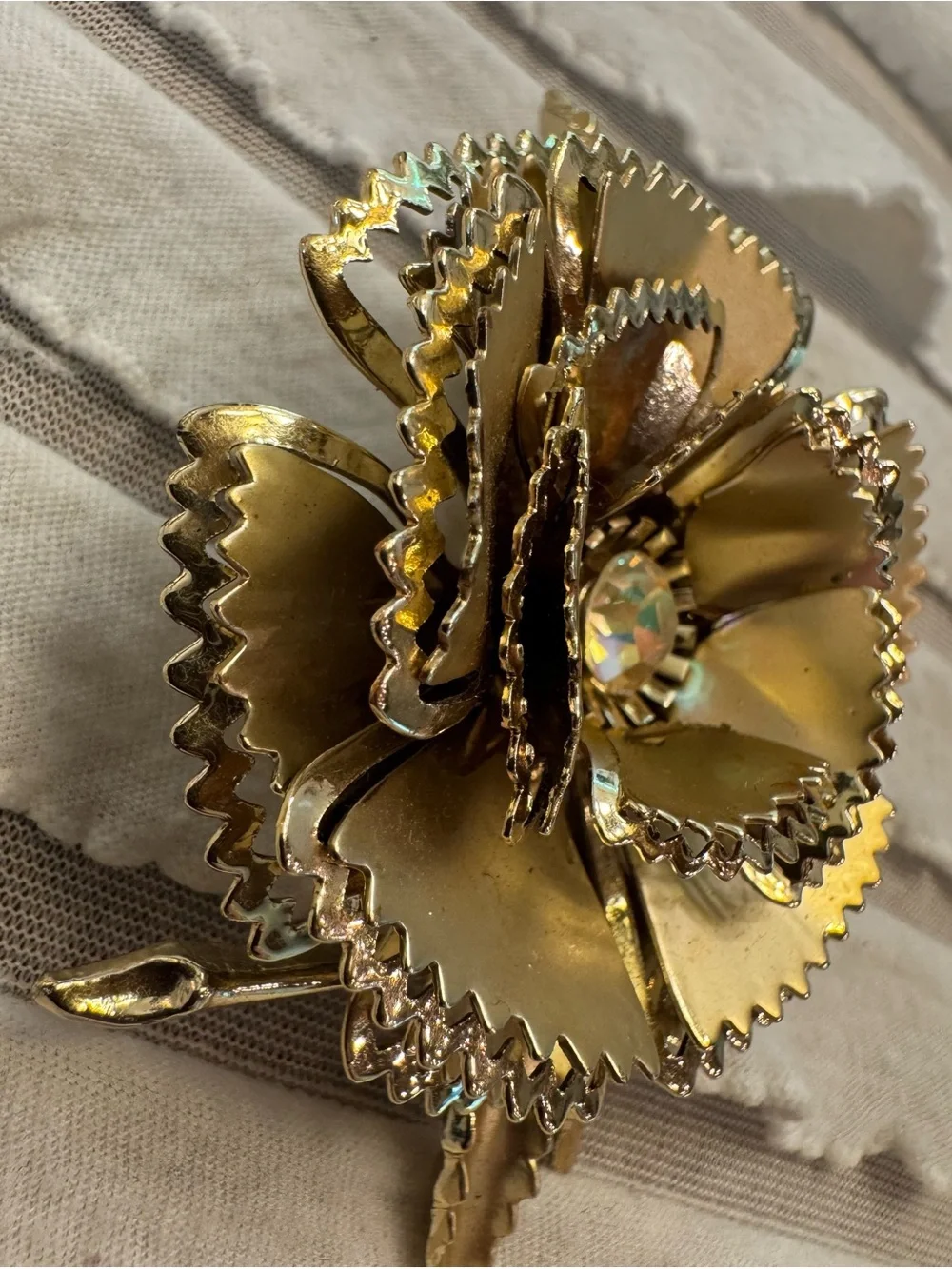 Large Vintage 50s Gold Tone Layered Floral Carnation Brooch Pin Aurora Borealis